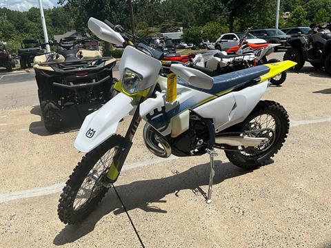 2024 Husqvarna TE 250 in Durham, North Carolina - Photo 4