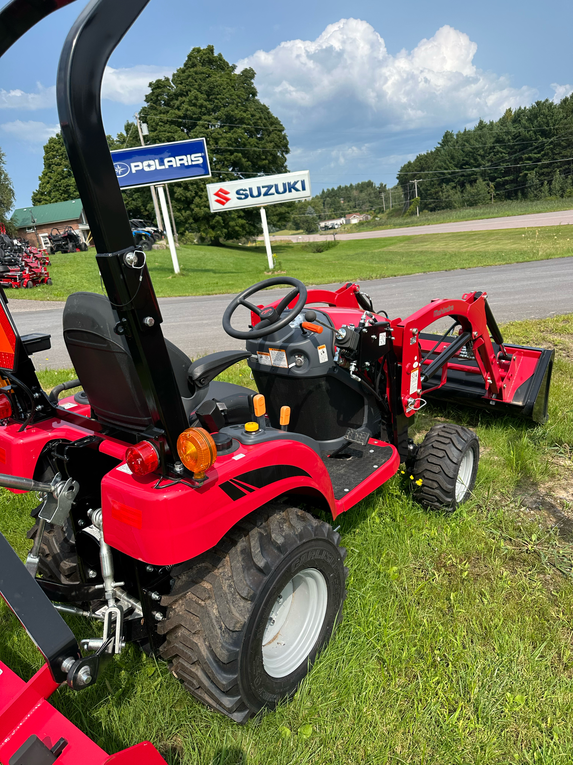 2023 Mahindra emax20s in Malone, New York - Photo 3