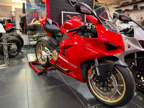 2022 Ducati Panigale V2 in Fort Montgomery, New York - Photo 2