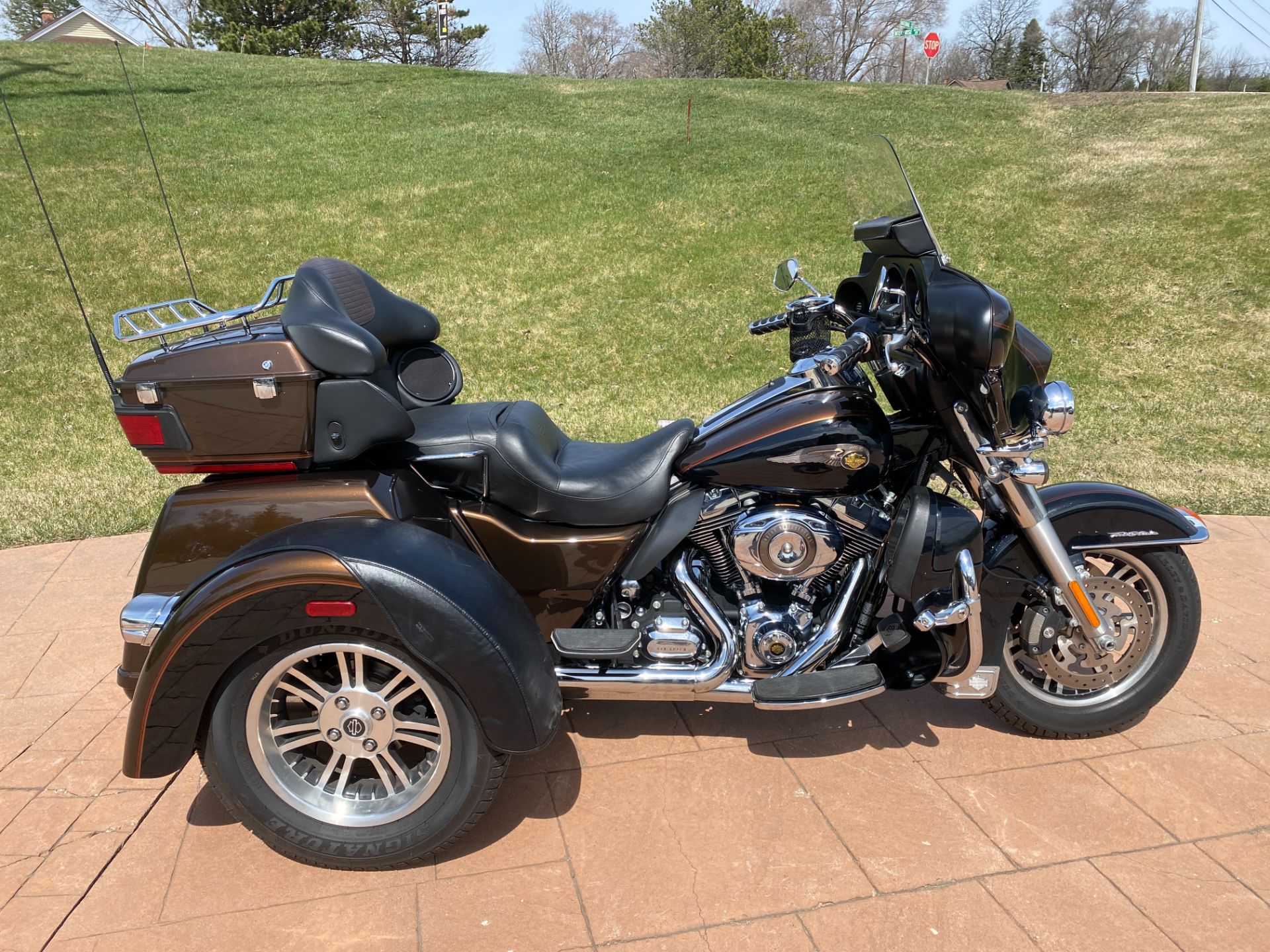 2013 Harley-Davidson Tri Glide® Ultra Classic® 110th Anniversary Edition in Big Bend, Wisconsin - Photo 24