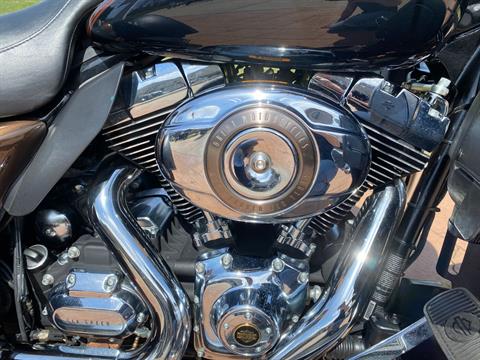 2013 Harley-Davidson Tri Glide® Ultra Classic® 110th Anniversary Edition in Big Bend, Wisconsin - Photo 6