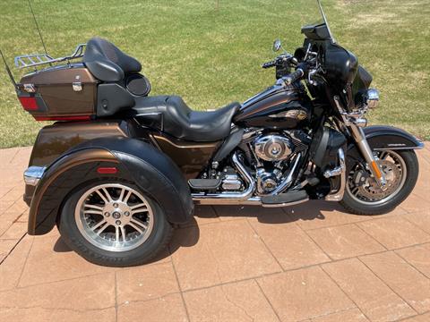 2013 Harley-Davidson Tri Glide® Ultra Classic® 110th Anniversary Edition in Big Bend, Wisconsin - Photo 22