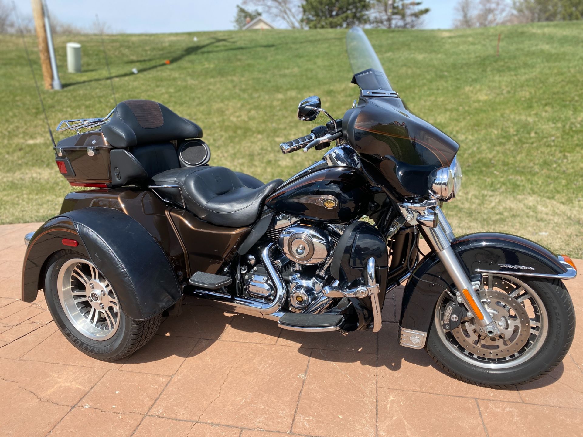2013 Harley-Davidson Tri Glide® Ultra Classic® 110th Anniversary Edition in Big Bend, Wisconsin - Photo 3