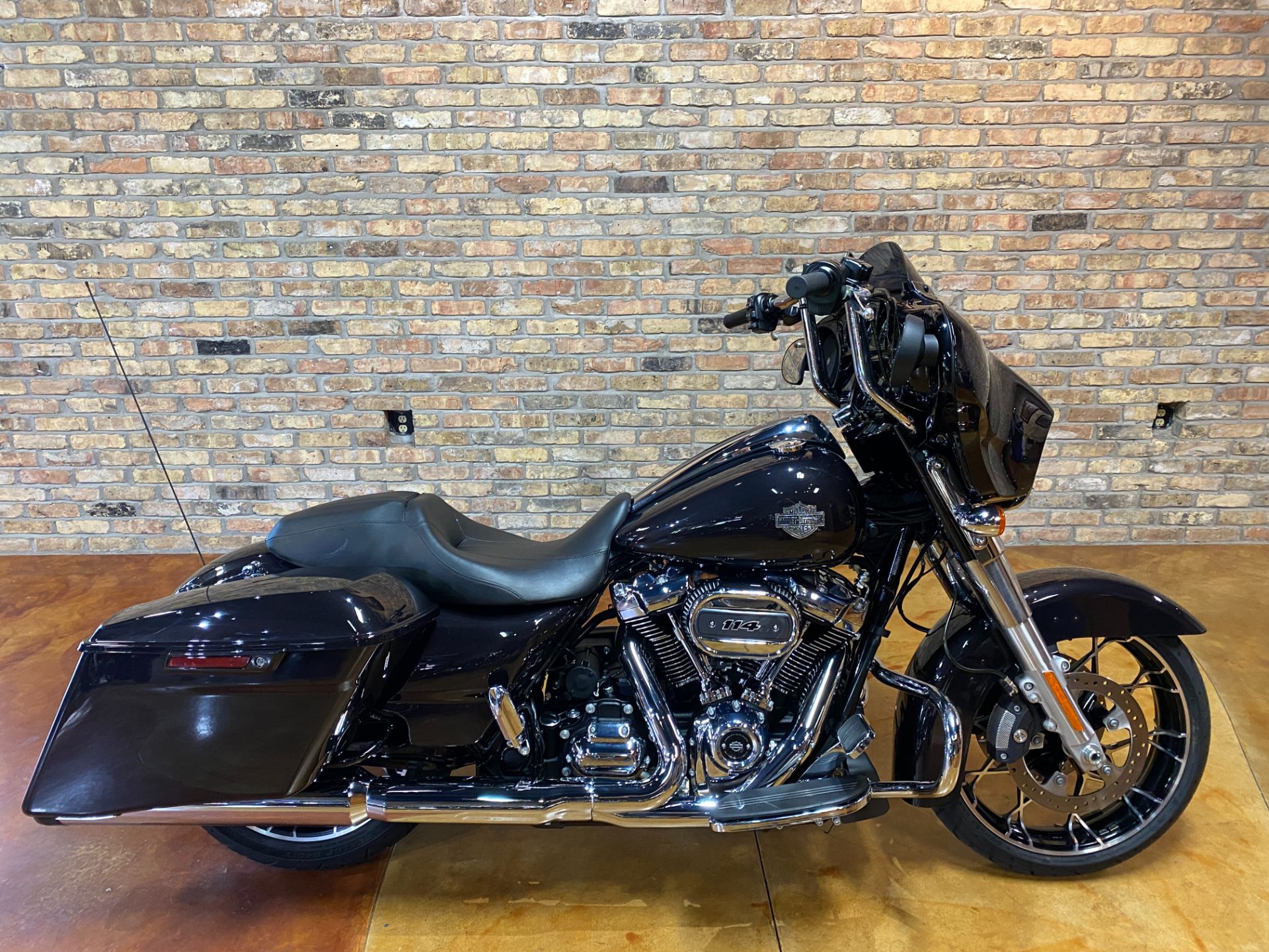 2021 Harley-Davidson Street Glide® Special in Big Bend, Wisconsin - Photo 10