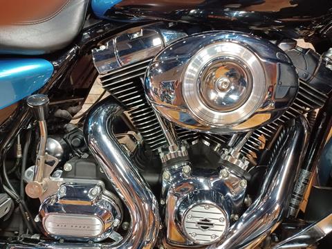 2011 Harley-Davidson Electra Glide® Ultra Limited in Big Bend, Wisconsin - Photo 4