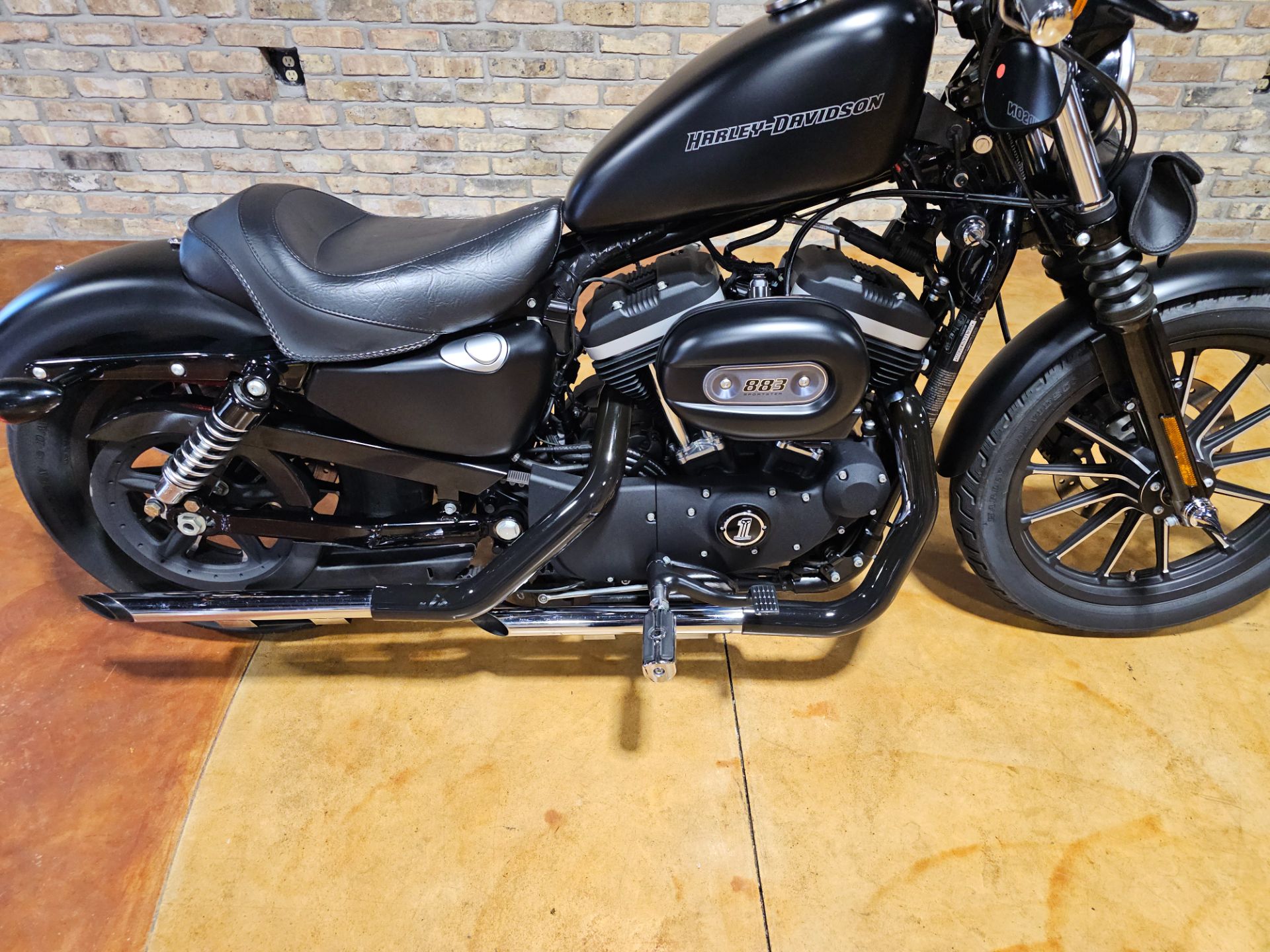 2009 Harley-Davidson Sportster® Iron 883™ in Big Bend, Wisconsin - Photo 3