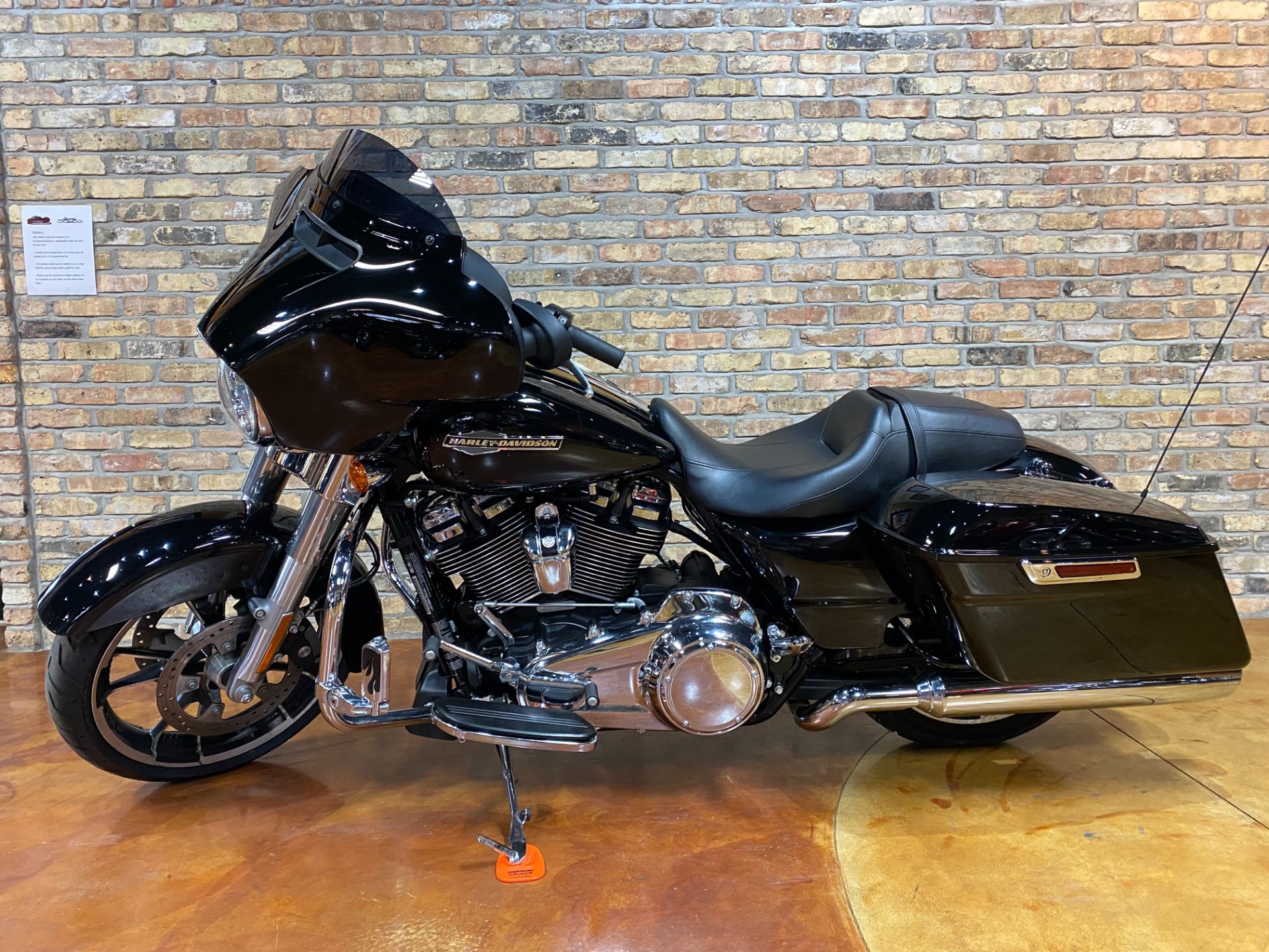 2021 Harley-Davidson Street Glide® in Big Bend, Wisconsin - Photo 12