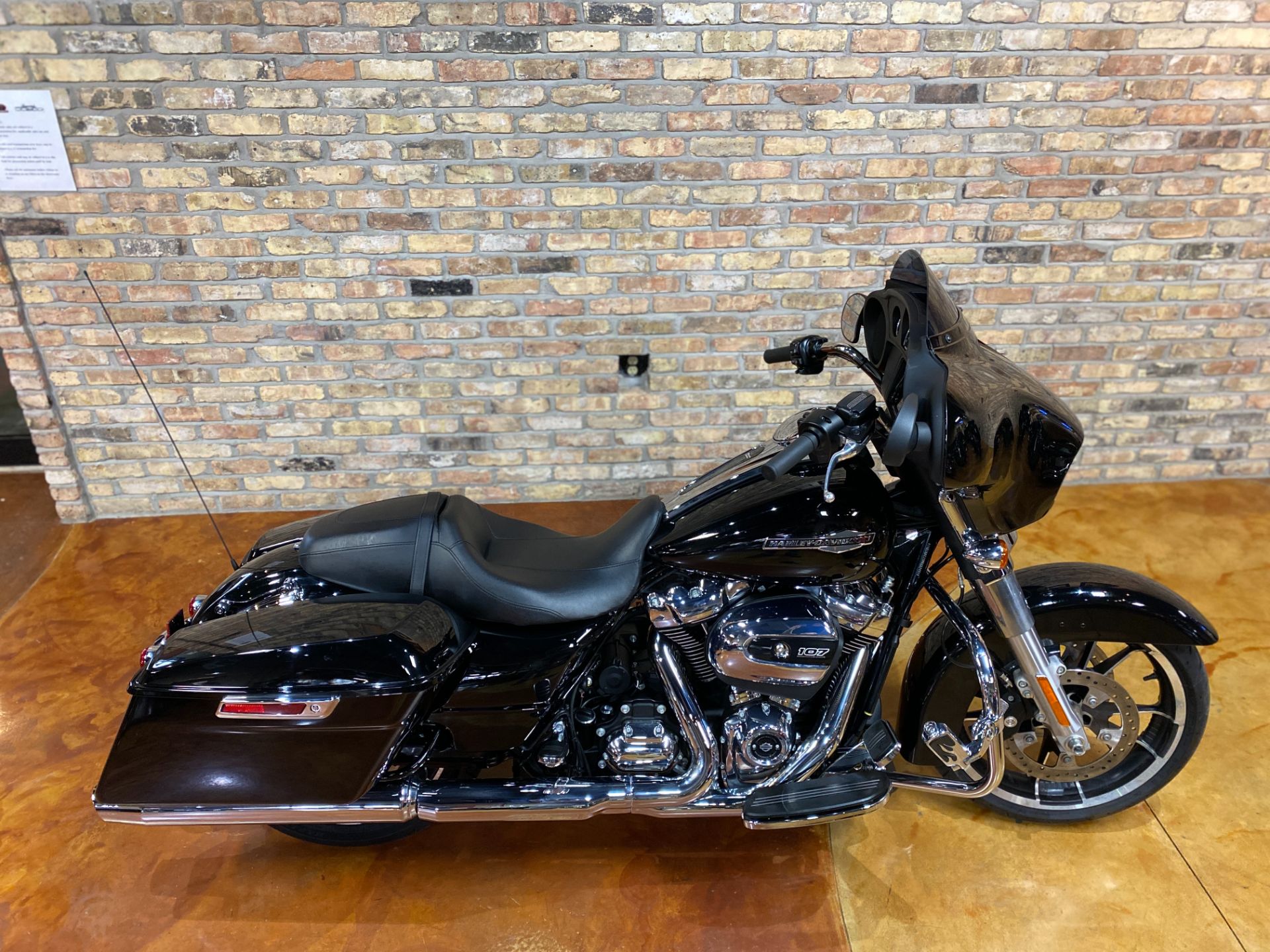 2021 Harley-Davidson Street Glide® in Big Bend, Wisconsin - Photo 19