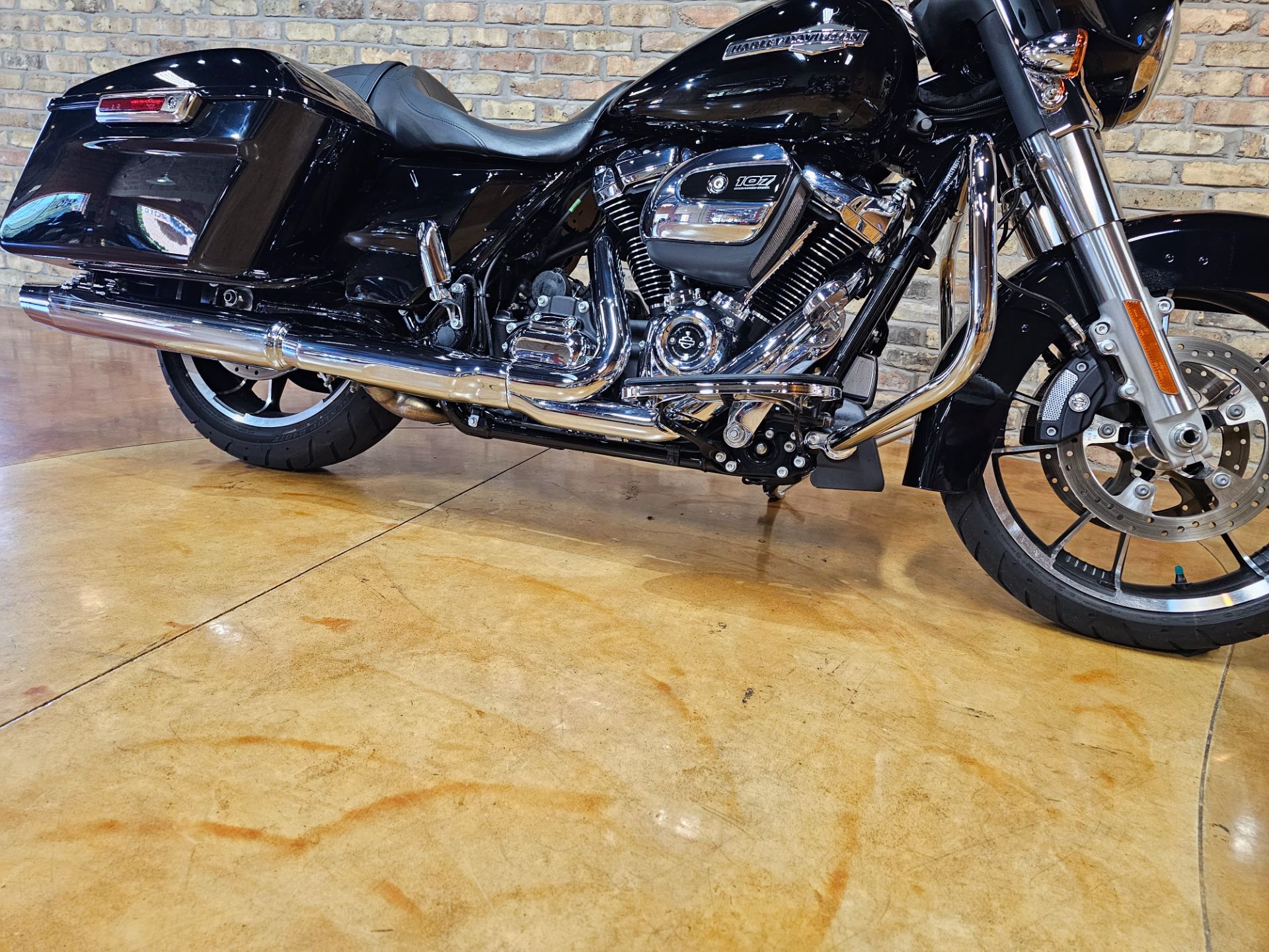 2021 Harley-Davidson Street Glide® in Big Bend, Wisconsin - Photo 4