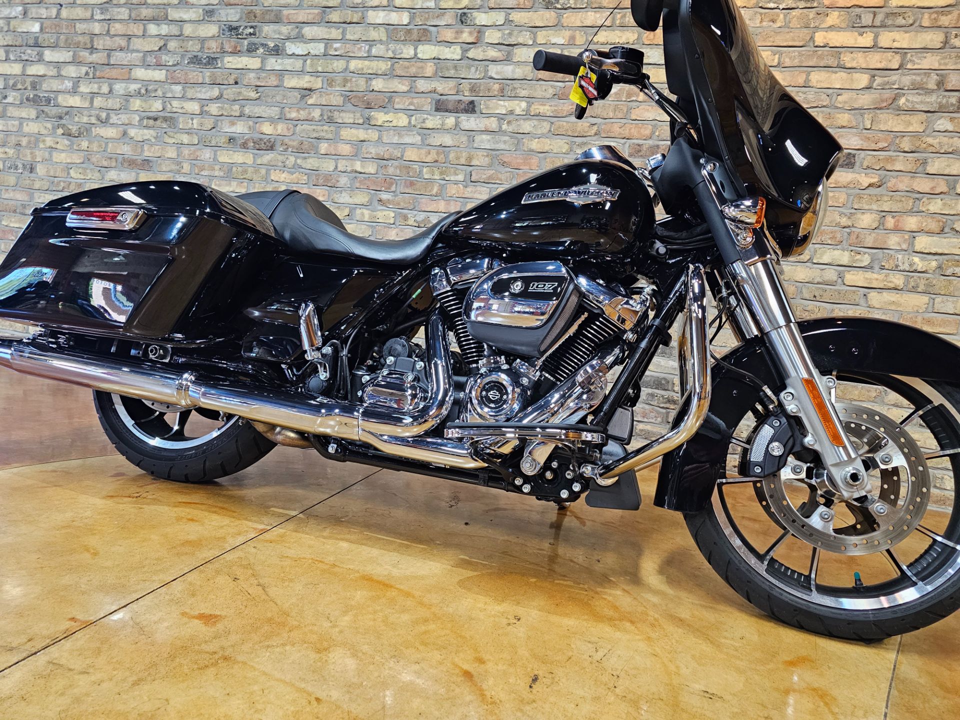 2021 Harley-Davidson Street Glide® in Big Bend, Wisconsin - Photo 5