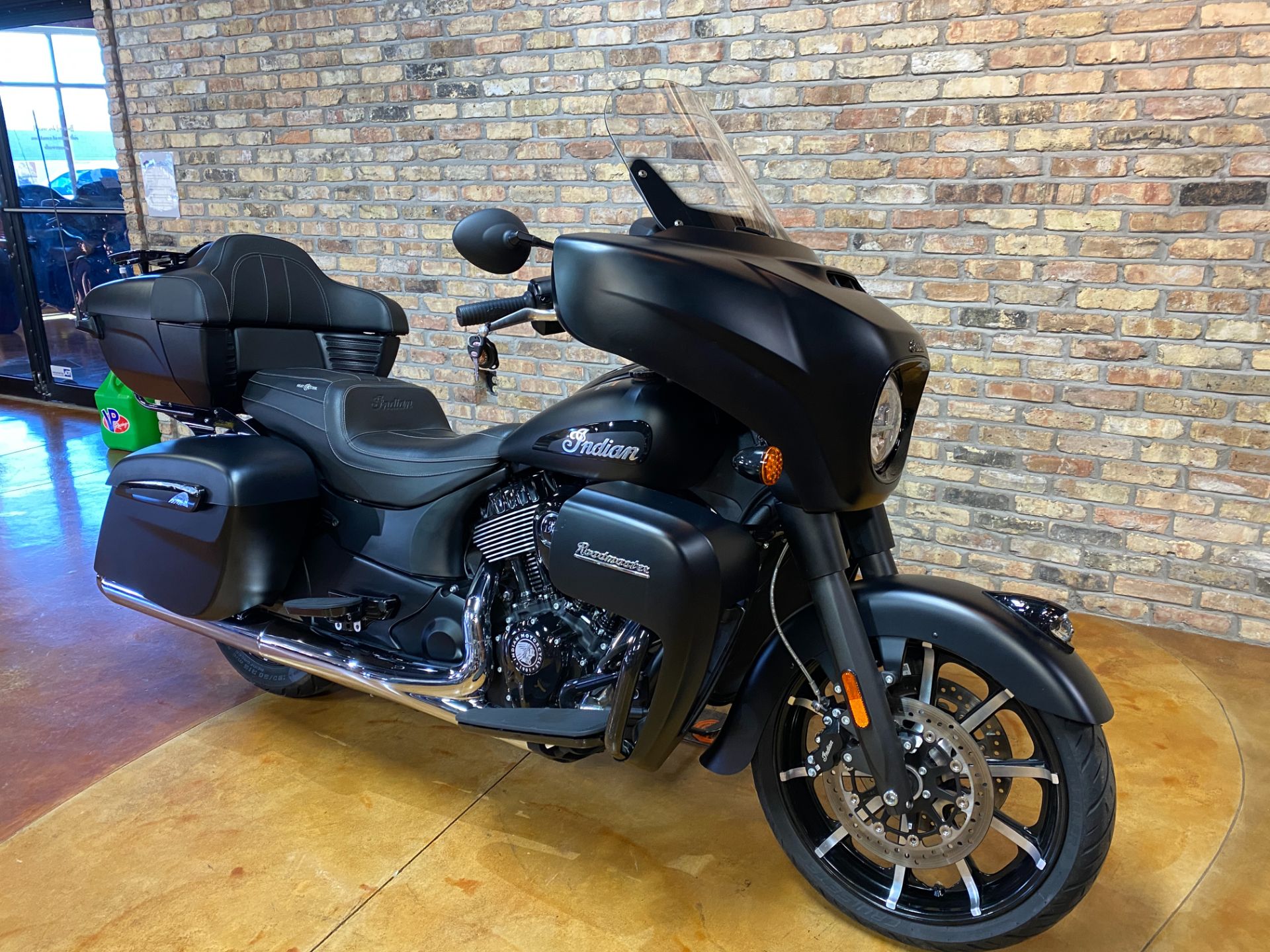 2022 Indian Motorcycle Roadmaster® Dark Horse® in Big Bend, Wisconsin - Photo 3