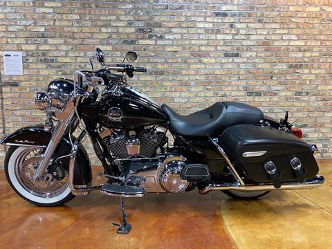 2009 Harley-Davidson Road King® Classic in Big Bend, Wisconsin - Photo 10