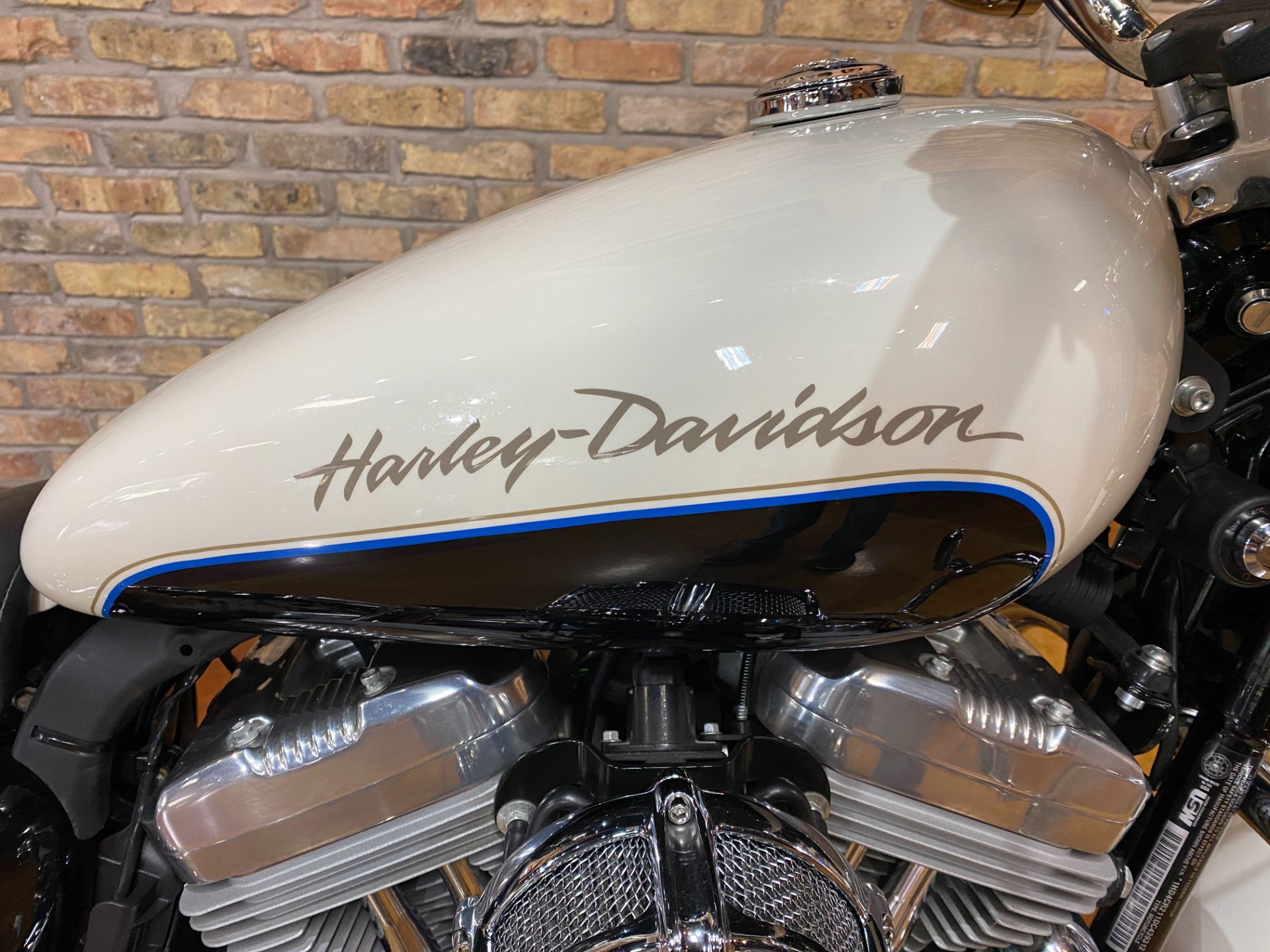 2013 Harley-Davidson Sportster® 883 SuperLow® in Big Bend, Wisconsin - Photo 6
