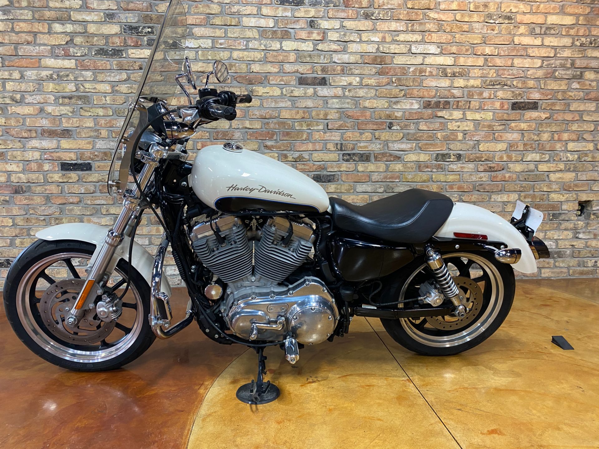 2013 Harley-Davidson Sportster® 883 SuperLow® in Big Bend, Wisconsin - Photo 9