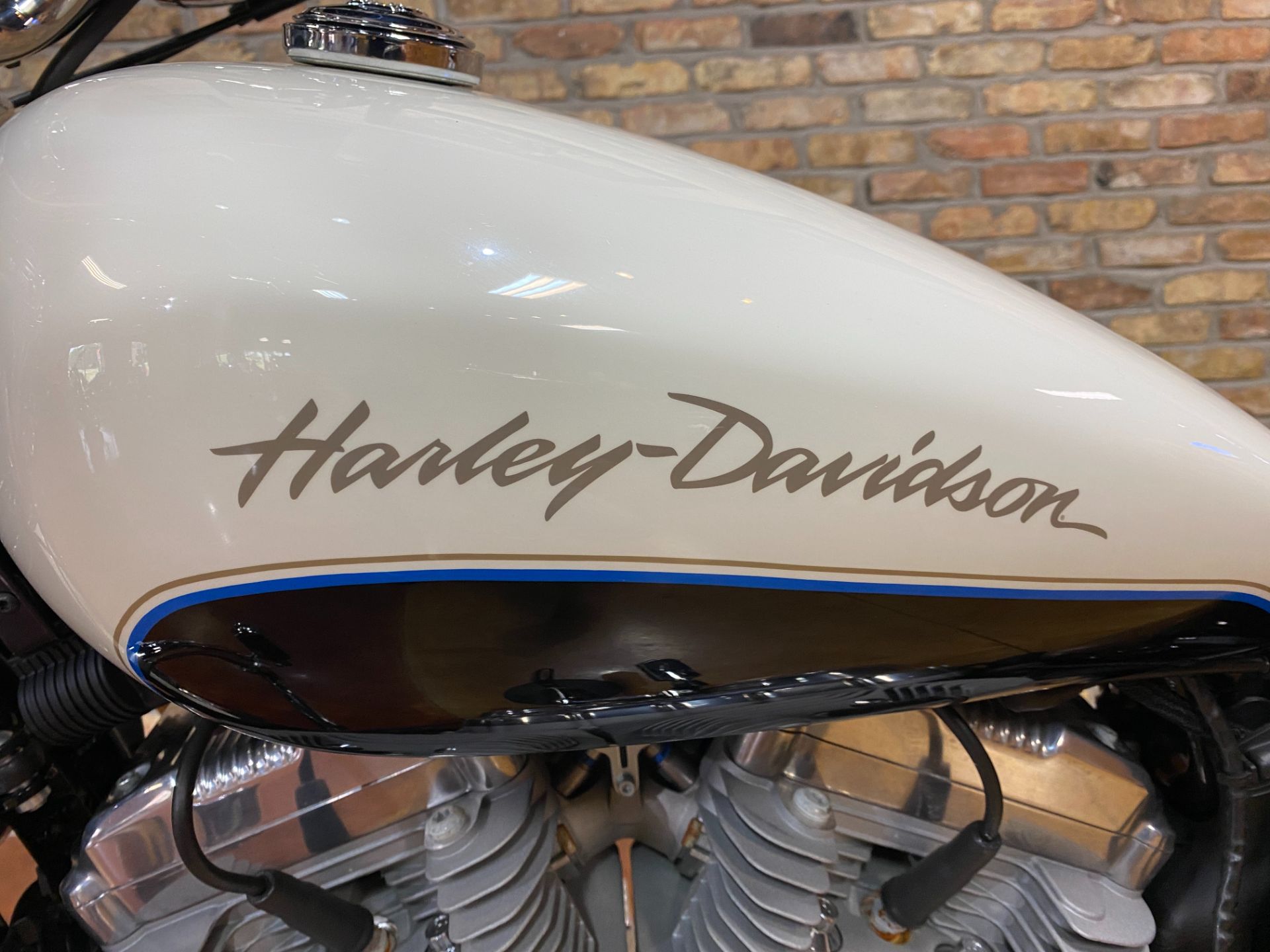 2013 Harley-Davidson Sportster® 883 SuperLow® in Big Bend, Wisconsin - Photo 11