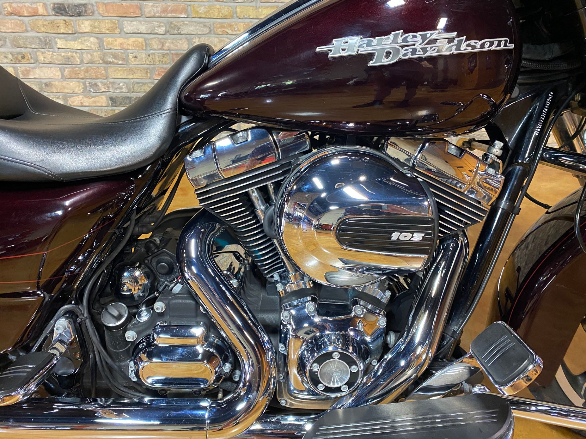 2014 Harley-Davidson Street Glide® Special in Big Bend, Wisconsin - Photo 8