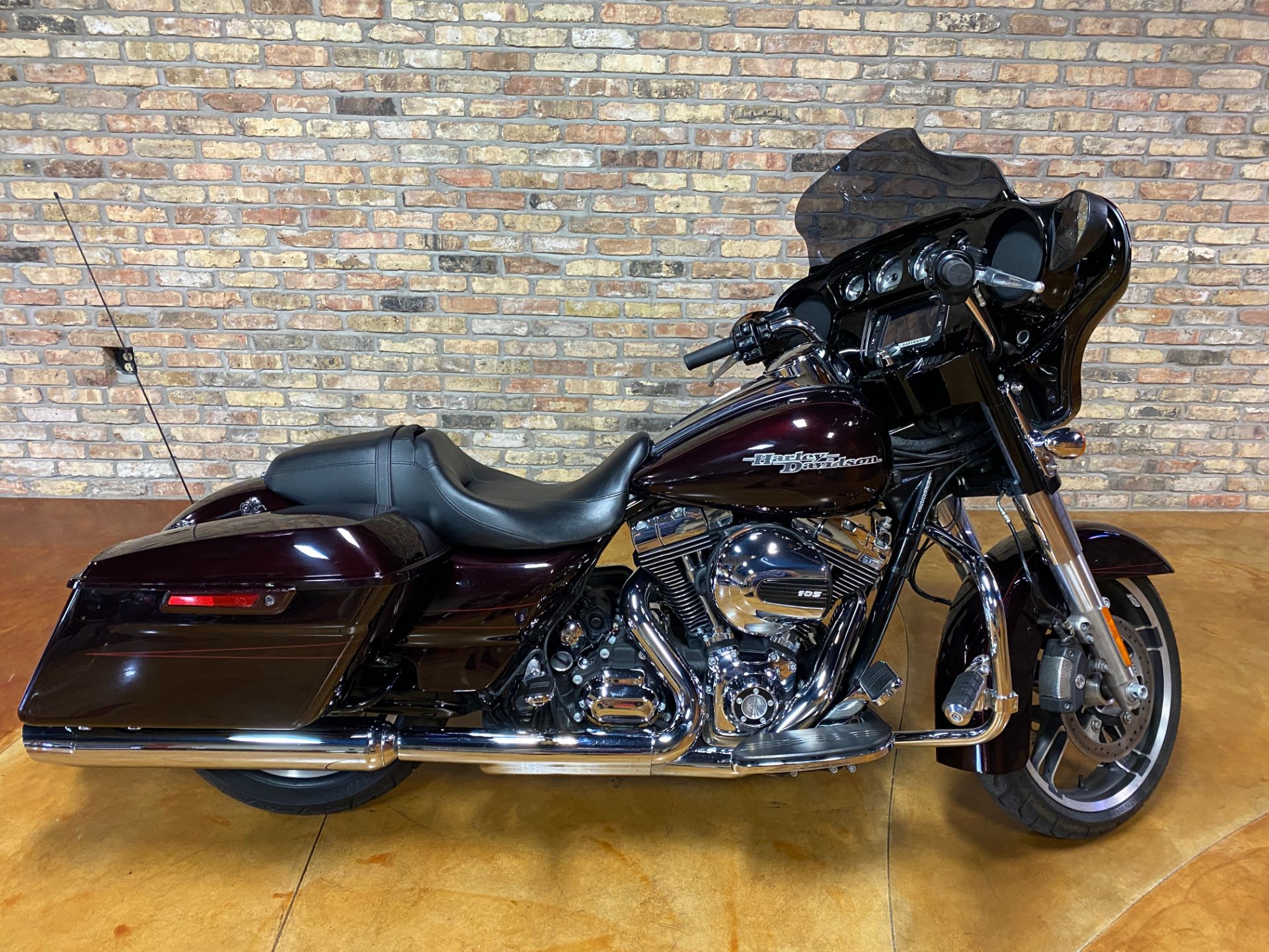 2014 Harley-Davidson Street Glide® Special in Big Bend, Wisconsin - Photo 14