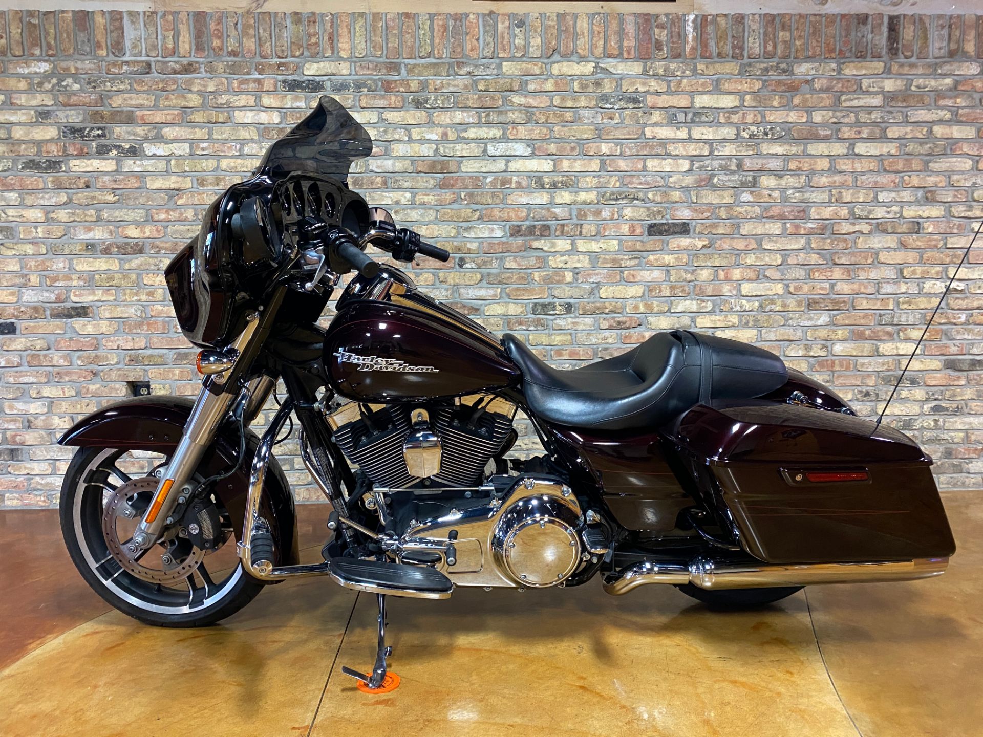 2014 Harley-Davidson Street Glide® Special in Big Bend, Wisconsin - Photo 16
