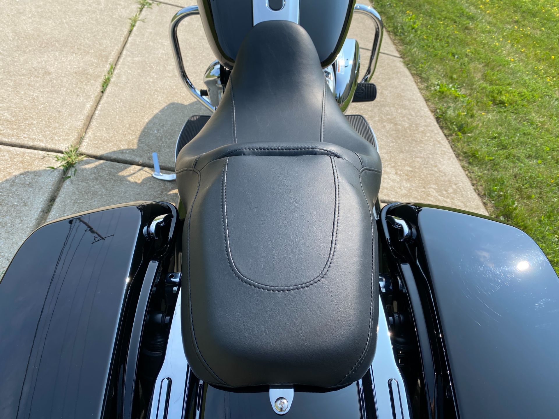 2020 Harley-Davidson Electra Glide® Standard in Big Bend, Wisconsin - Photo 11