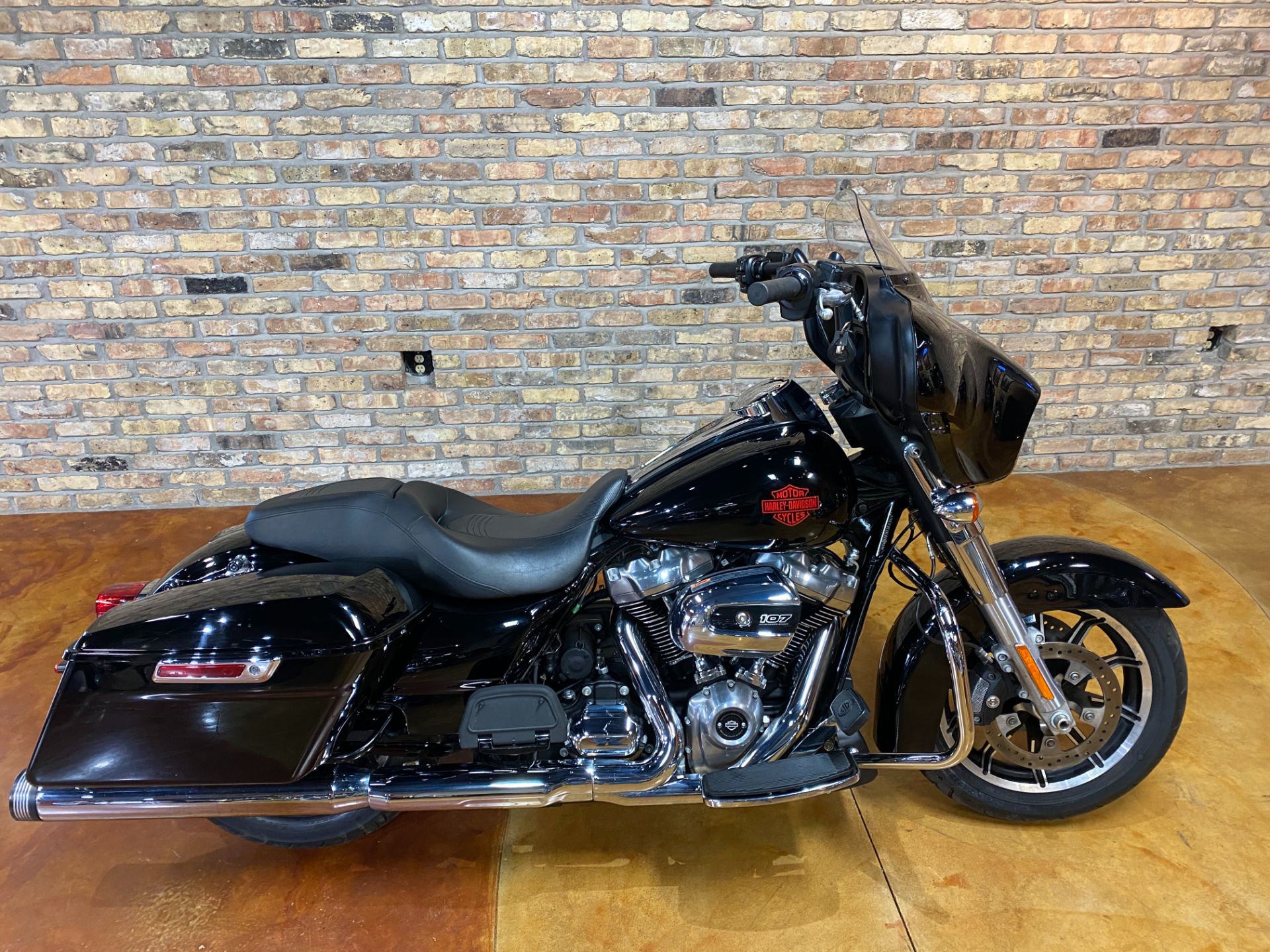 2020 Harley-Davidson Electra Glide® Standard in Big Bend, Wisconsin - Photo 5