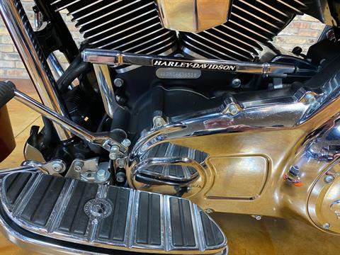2016 Harley-Davidson Street Glide® Special in Big Bend, Wisconsin - Photo 13