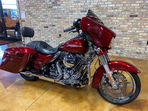 2016 Harley-Davidson Street Glide® Special in Big Bend, Wisconsin - Photo 21