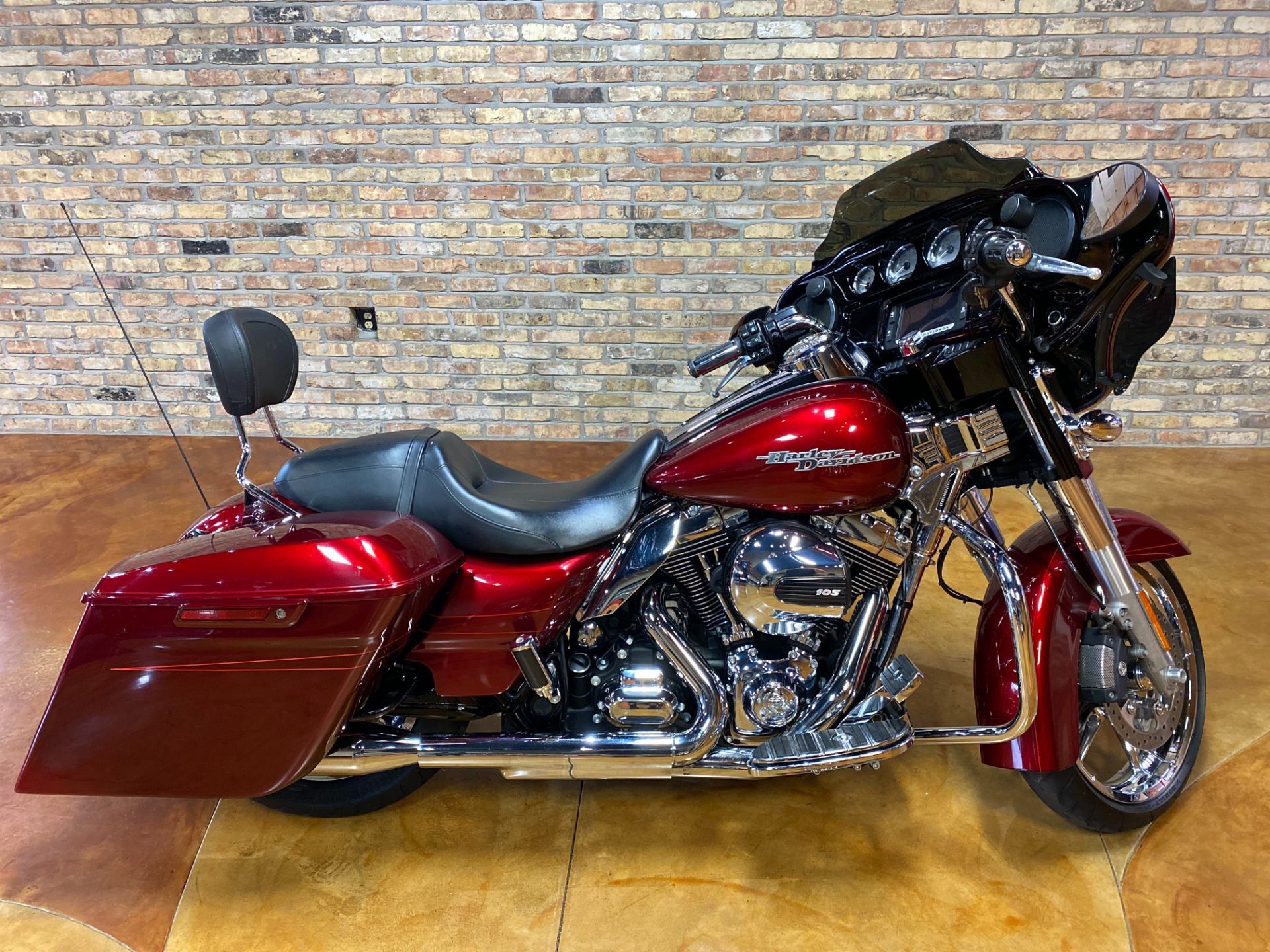 2016 Harley-Davidson Street Glide® Special in Big Bend, Wisconsin - Photo 34