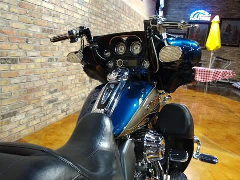 2010 Harley-Davidson CVO™ Ultra Classic® Electra Glide® in Big Bend, Wisconsin - Photo 14