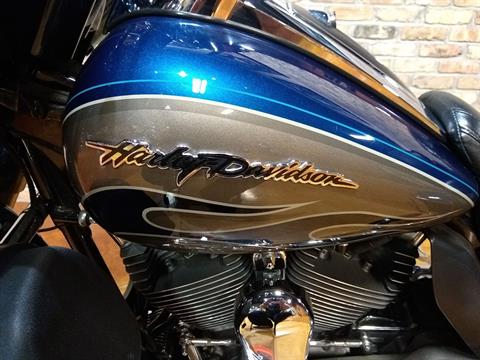 2010 Harley-Davidson CVO™ Ultra Classic® Electra Glide® in Big Bend, Wisconsin - Photo 35