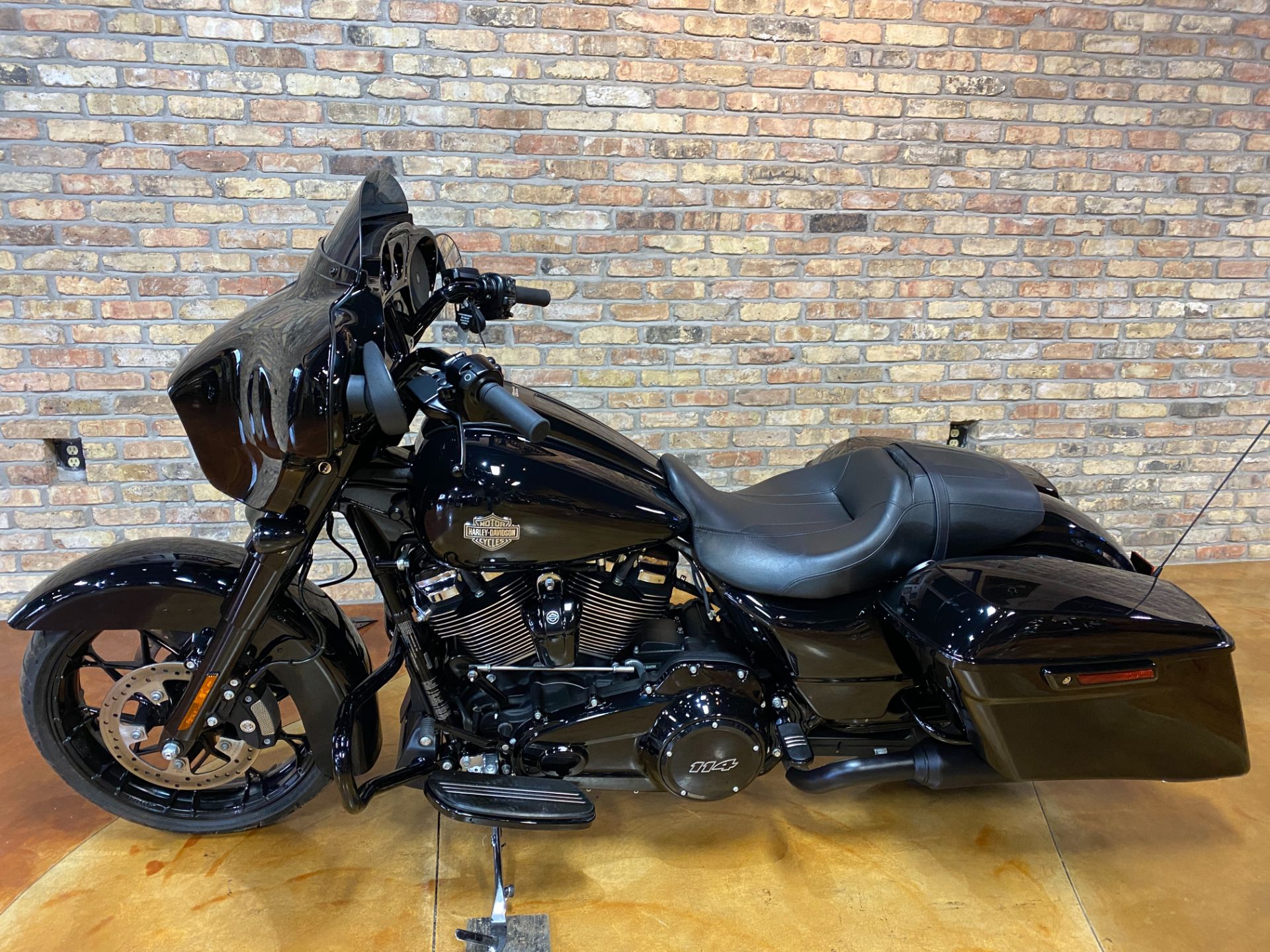 2021 Harley-Davidson Street Glide® Special in Big Bend, Wisconsin - Photo 11