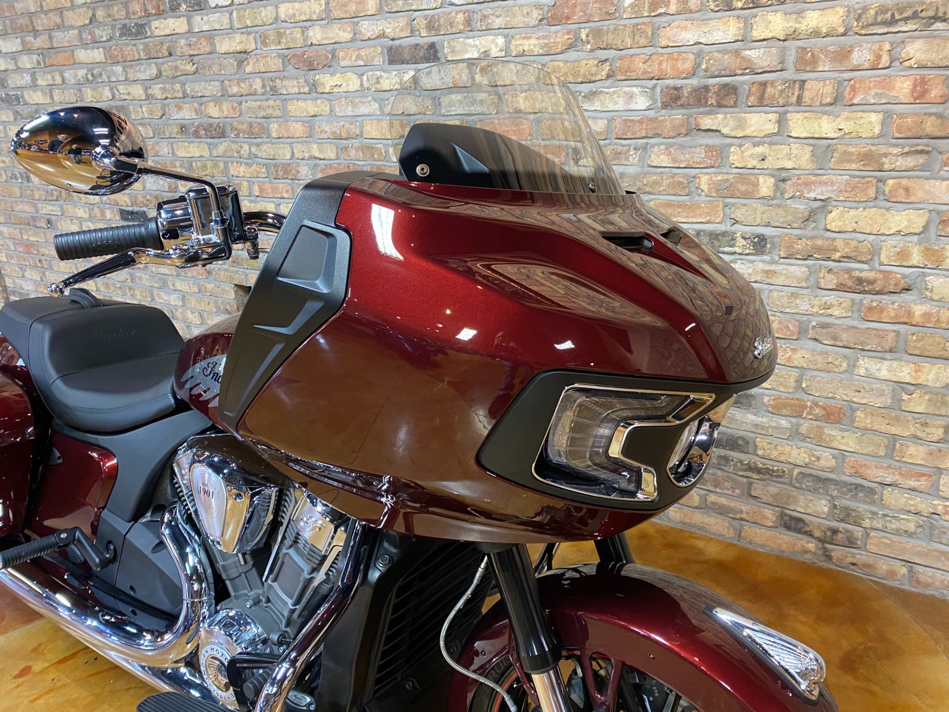 2023 Indian Motorcycle Challenger® Limited in Big Bend, Wisconsin - Photo 3