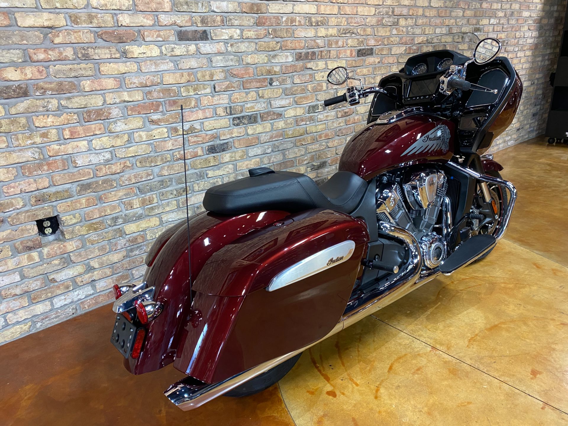 2023 Indian Motorcycle Challenger® Limited in Big Bend, Wisconsin - Photo 6
