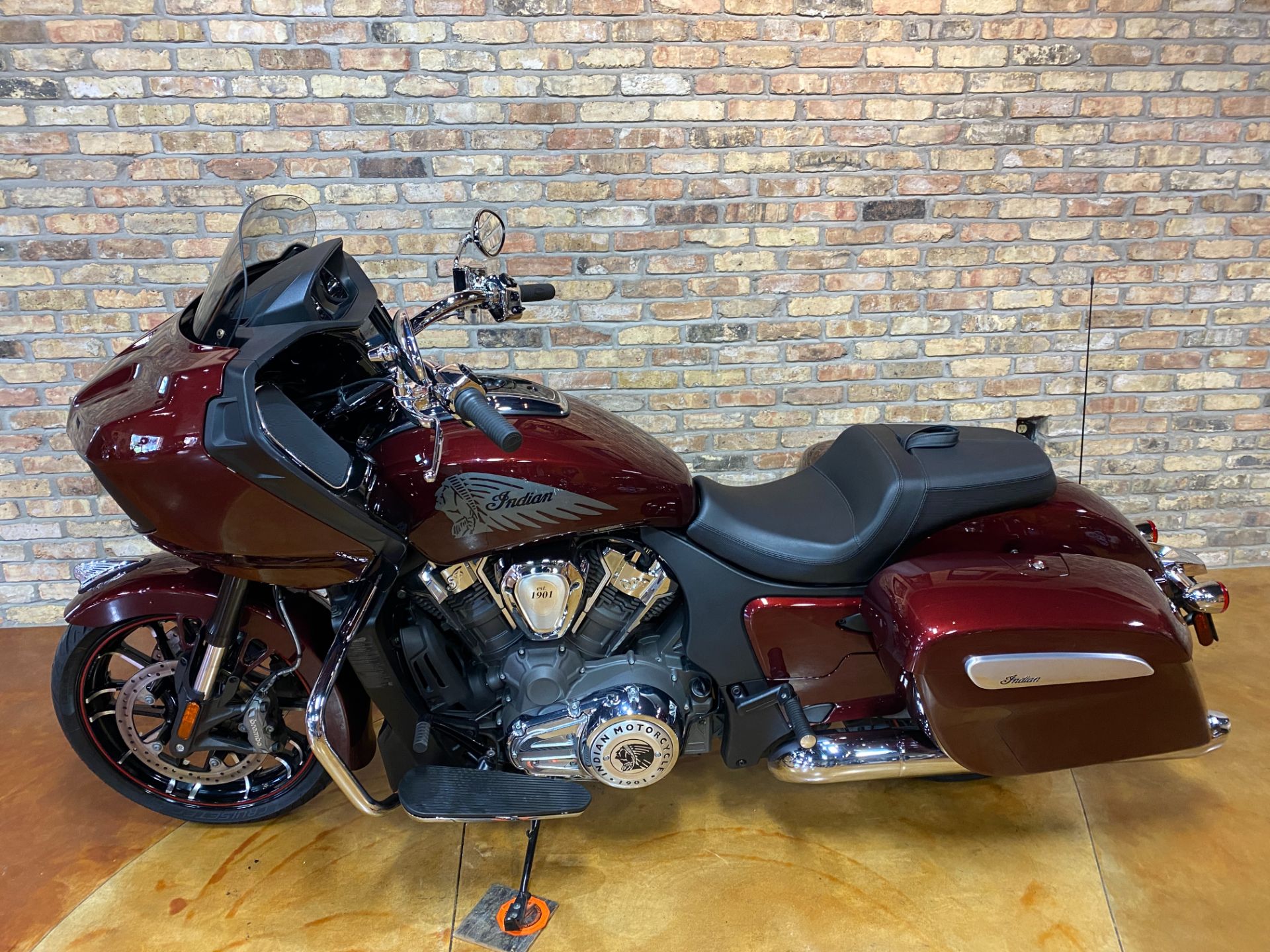 2023 Indian Motorcycle Challenger® Limited in Big Bend, Wisconsin - Photo 15
