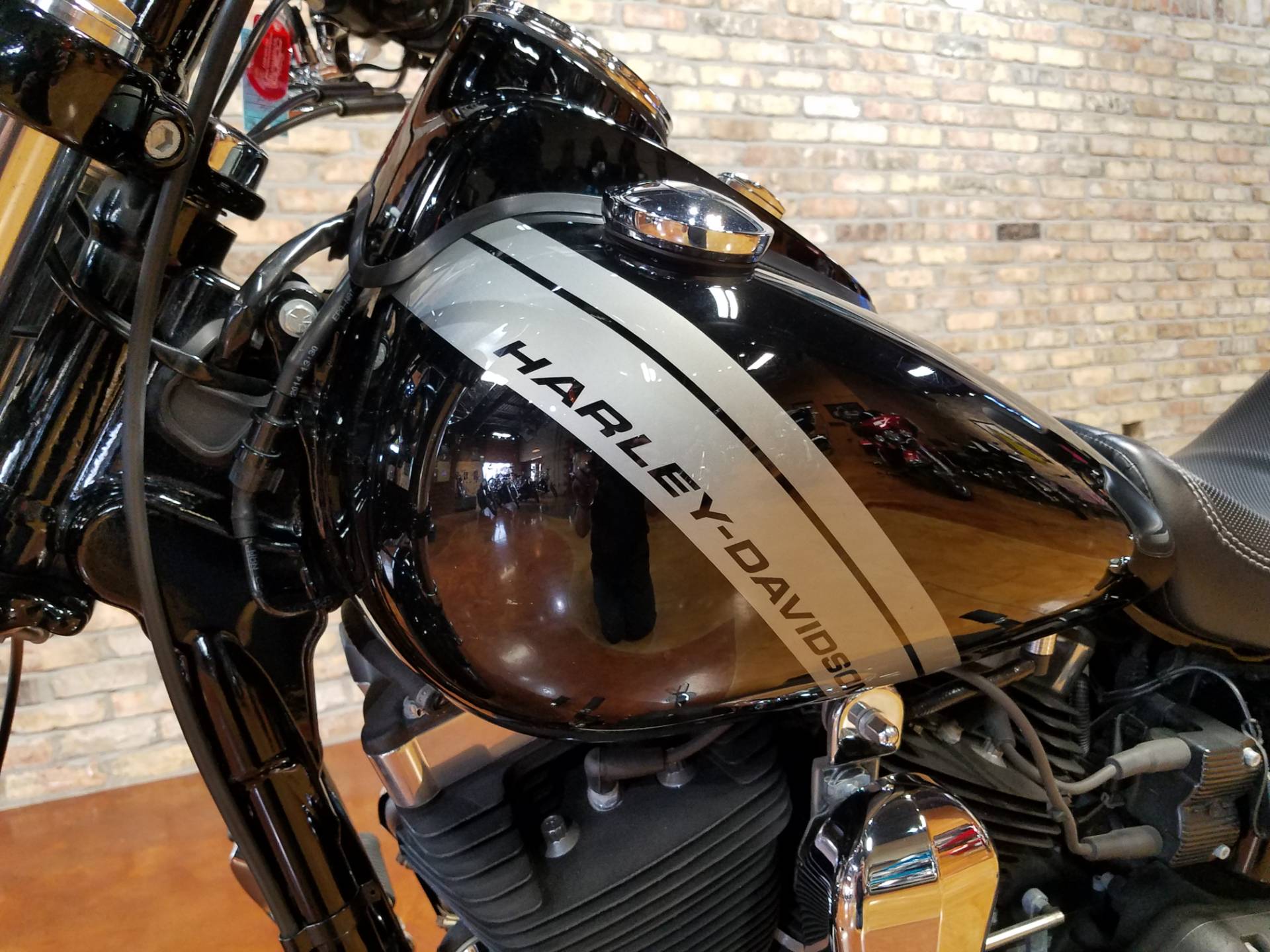 2014 Harley-Davidson Dyna® Fat Bob® in Big Bend, Wisconsin - Photo 32