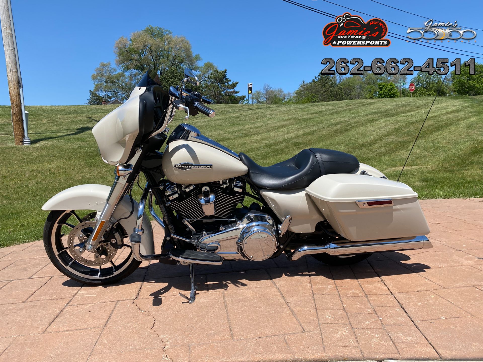 2022 Harley-Davidson Street Glide® in Big Bend, Wisconsin - Photo 4