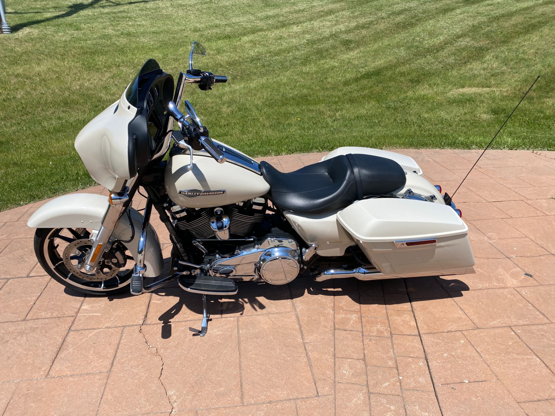 2022 Harley-Davidson Street Glide® in Big Bend, Wisconsin - Photo 7