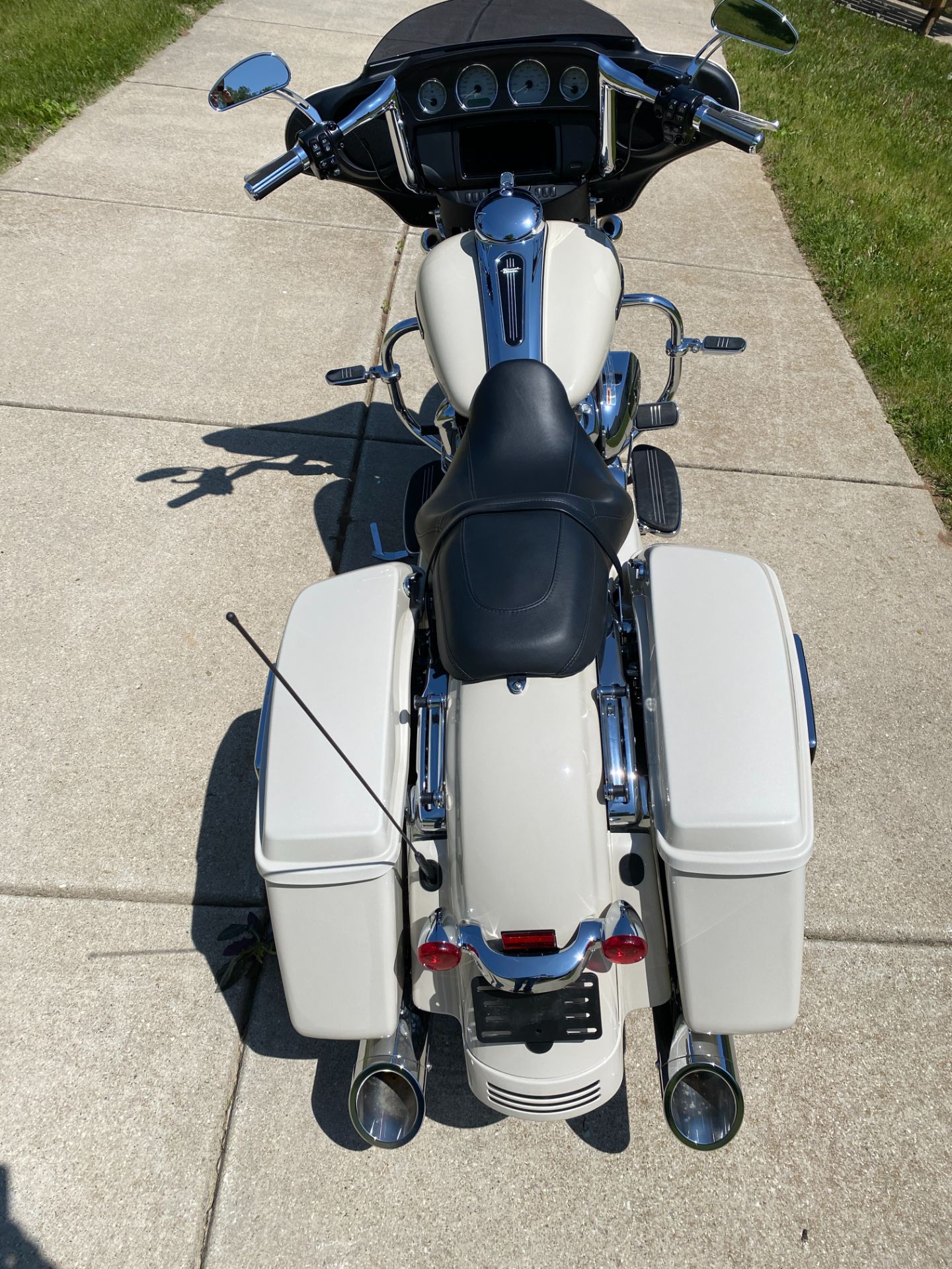 2022 Harley-Davidson Street Glide® in Big Bend, Wisconsin - Photo 2