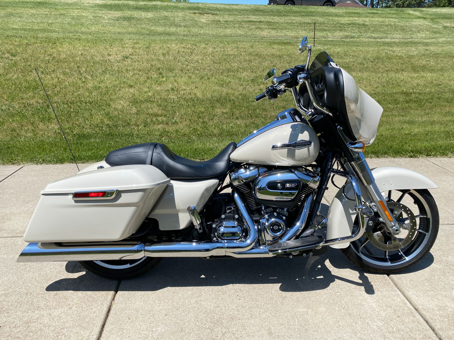 2022 Harley-Davidson Street Glide® in Big Bend, Wisconsin - Photo 1