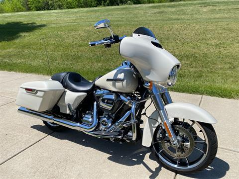 2022 Harley-Davidson Street Glide® in Big Bend, Wisconsin - Photo 16
