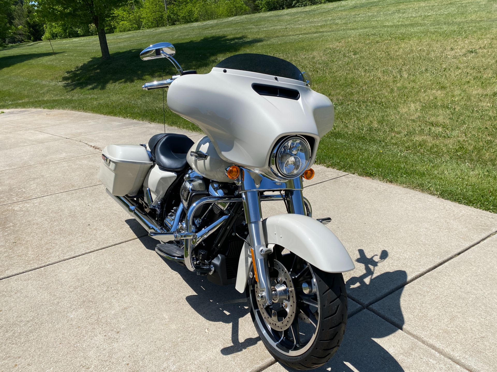 2022 Harley-Davidson Street Glide® in Big Bend, Wisconsin - Photo 17