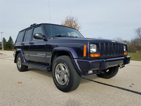 1999 Jeep® Cherokee Classic in Big Bend, Wisconsin - Photo 6