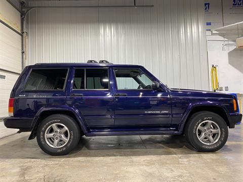 1999 Jeep® Cherokee Classic in Big Bend, Wisconsin - Photo 2