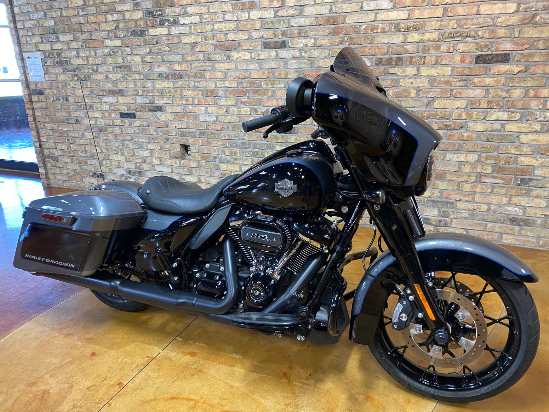 2021 Harley-Davidson Street Glide® Special in Big Bend, Wisconsin - Photo 4