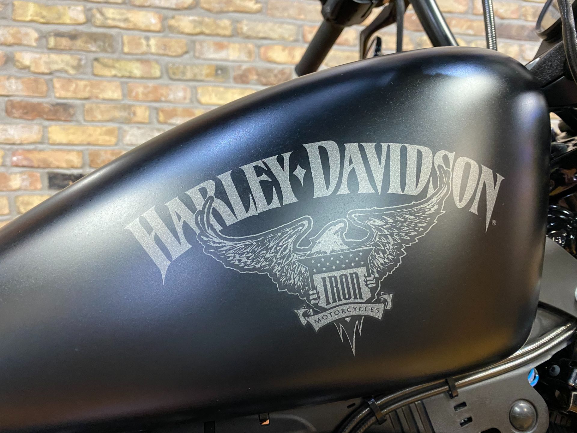 2017 Harley-Davidson Iron 883™ in Big Bend, Wisconsin - Photo 6
