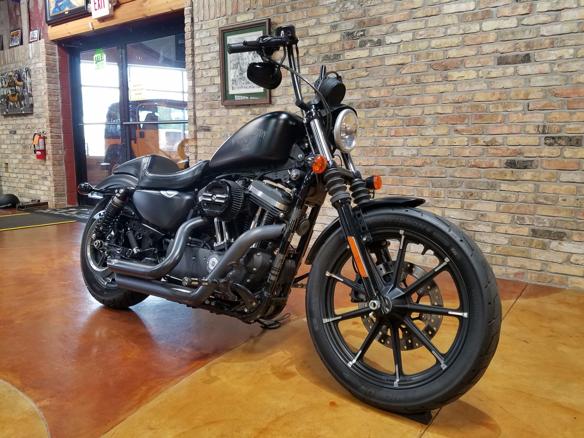 2017 Harley-Davidson Iron 883™ in Big Bend, Wisconsin - Photo 14