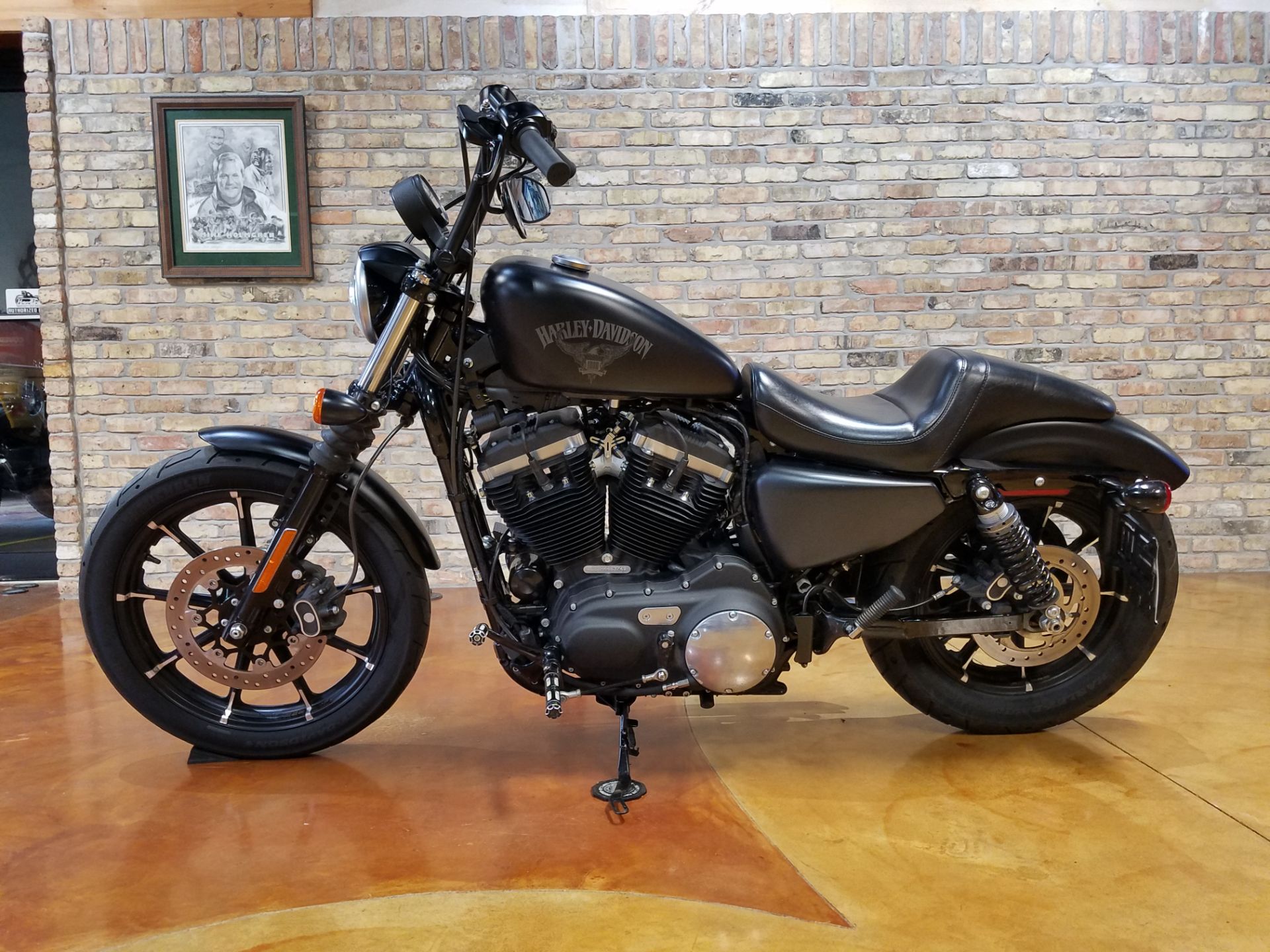 2017 Harley-Davidson Iron 883™ in Big Bend, Wisconsin - Photo 38