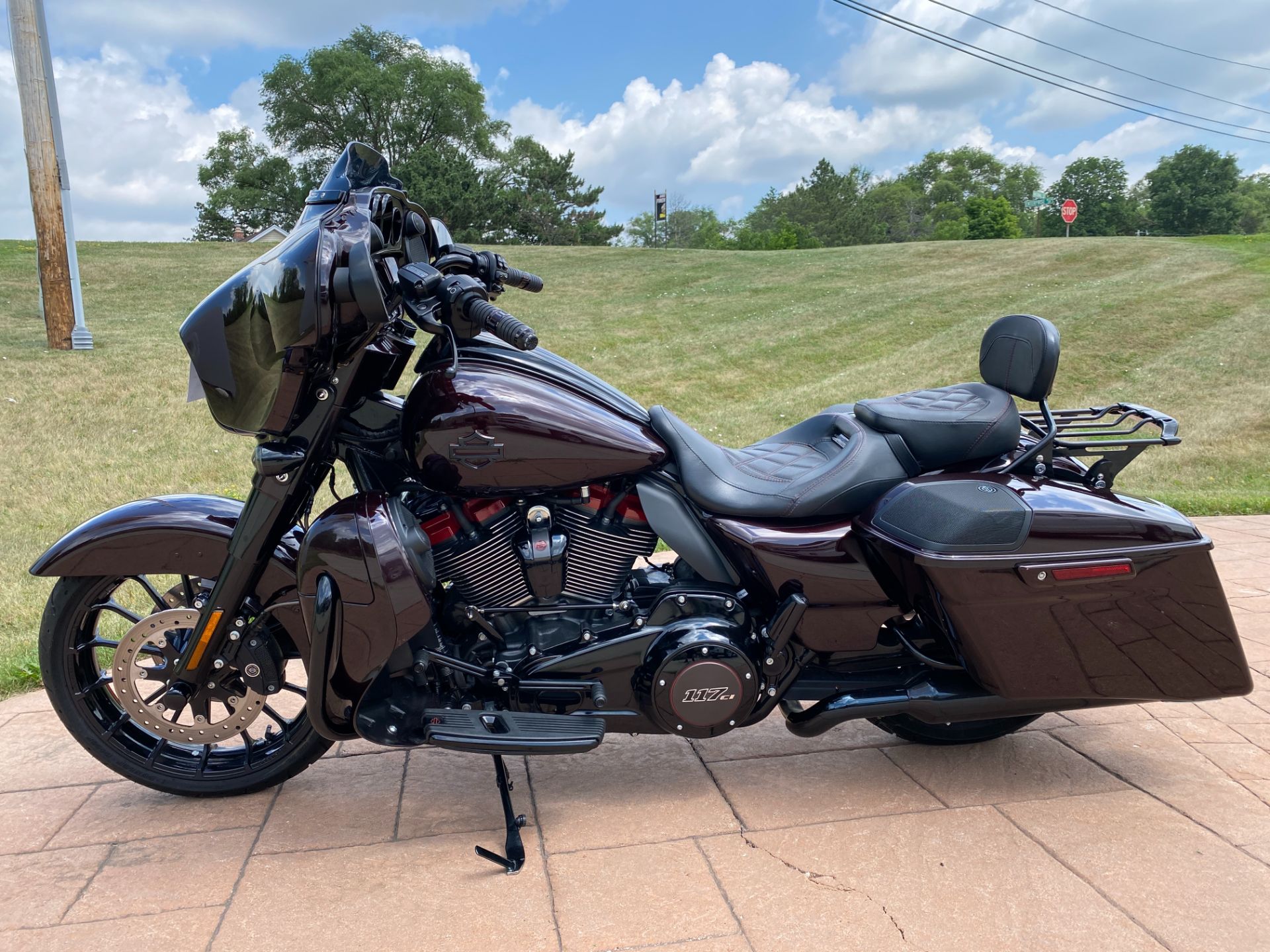2019 Harley-Davidson CVO™ Street Glide® in Big Bend, Wisconsin - Photo 5