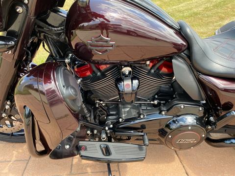 2019 Harley-Davidson CVO™ Street Glide® in Big Bend, Wisconsin - Photo 13