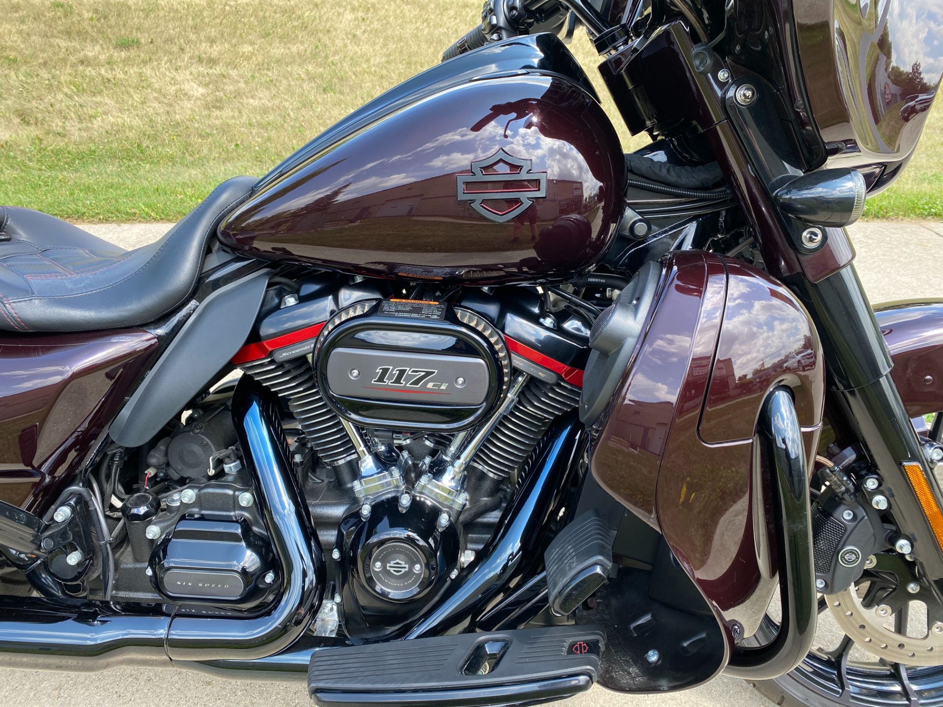 2019 Harley-Davidson CVO™ Street Glide® in Big Bend, Wisconsin - Photo 16