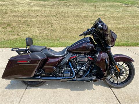 2019 Harley-Davidson CVO™ Street Glide® in Big Bend, Wisconsin - Photo 4